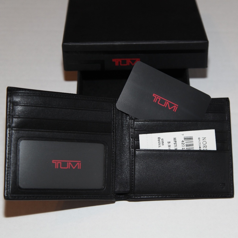 TUMI Hipster wallet